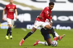 AYXapp下载-曼联悲惨失利，欧冠梦碎