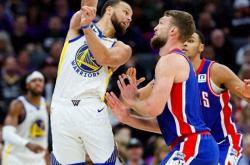 爱游戏入口-尼克斯在客场输给国王，新秀发挥平平