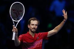 爱游戏官方-澳网险胜拉沃尔杯，梅德韦杰夫关键制胜