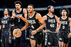 爱游戏大厅-出乎意料！黑马球队逆袭登顶引爆舆论热度的简单介绍