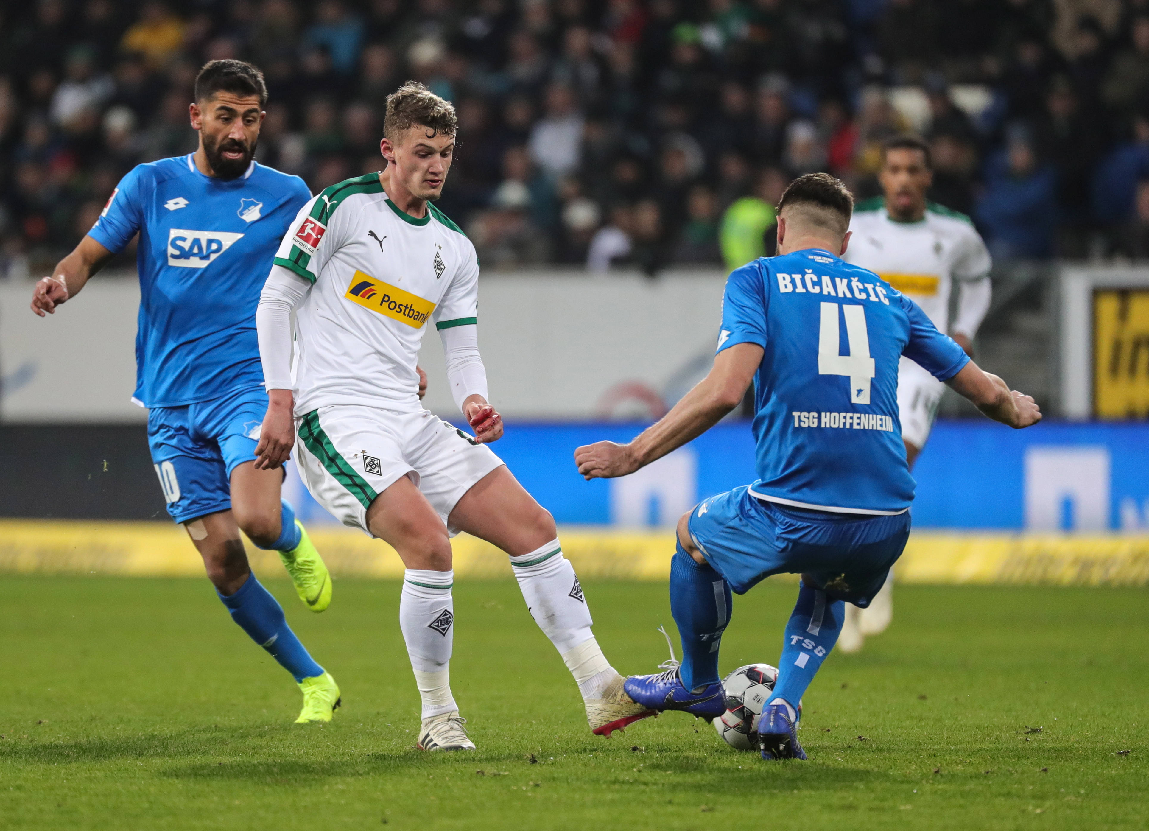 包含柏林联合客场不敌对手，联赛前景蒙阴霾的词条