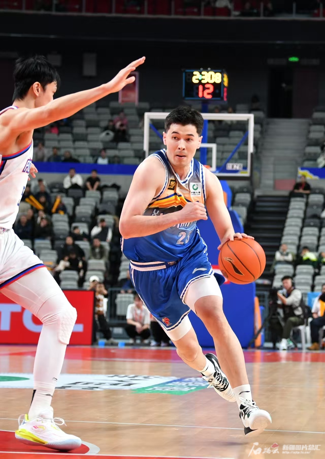 江苏男篮大胜新疆，实现保级