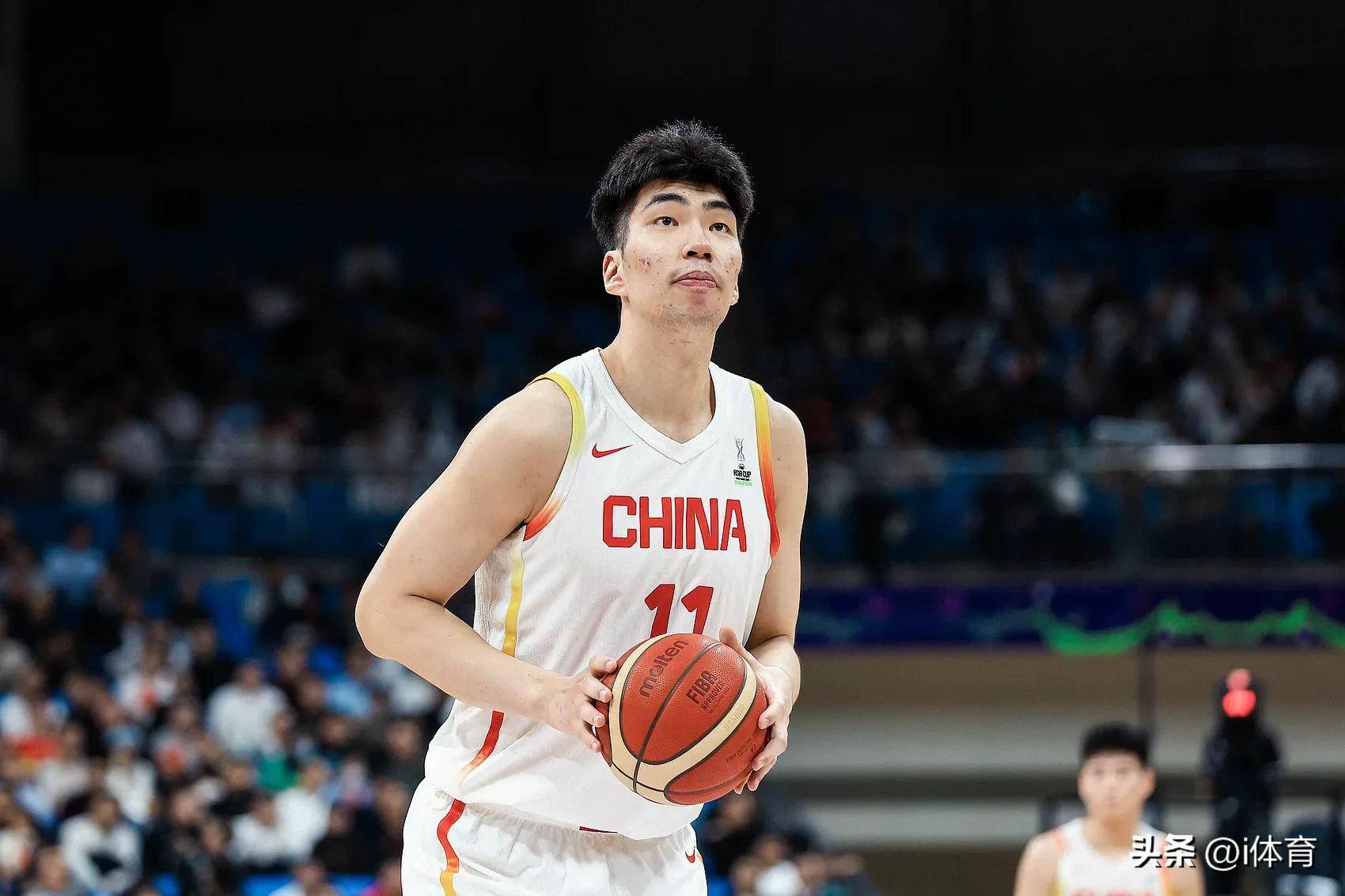 江苏男篮大胜新疆，实现保级