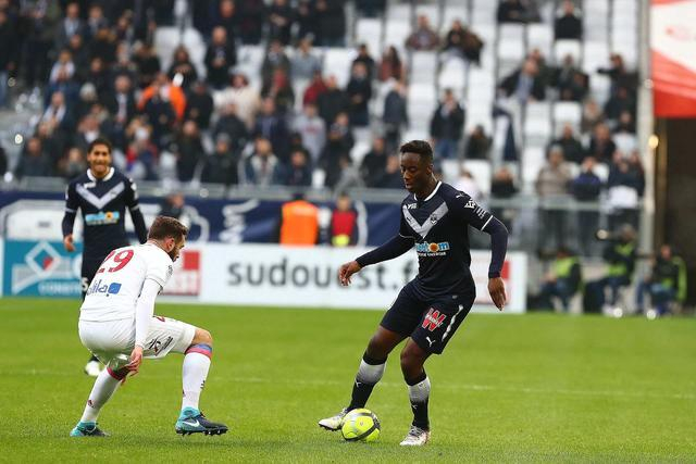 里昂主场逼平波尔多，表现一般