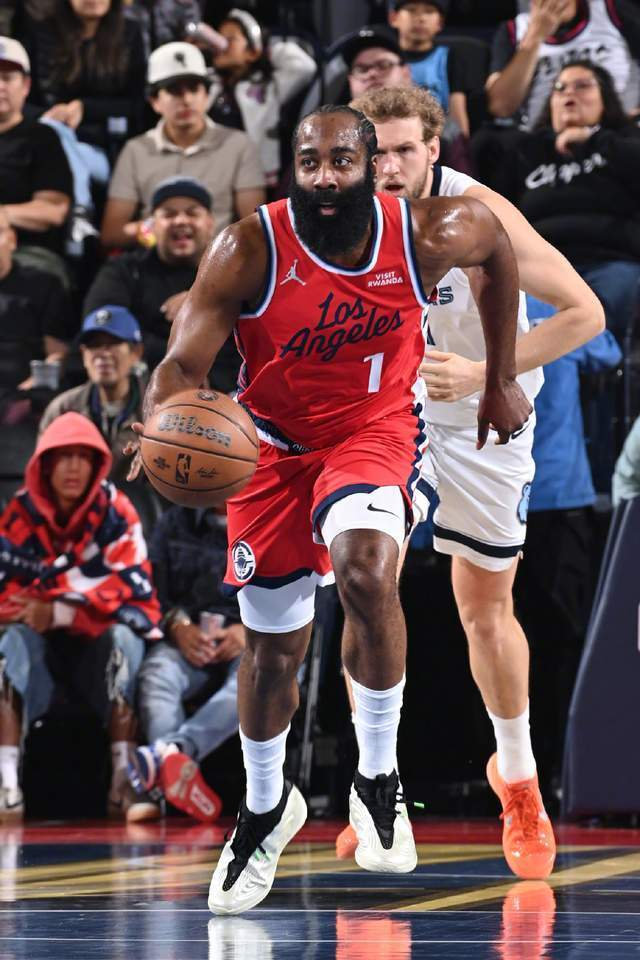 包含快船外线射手连砍分个人状态持续火热的词条