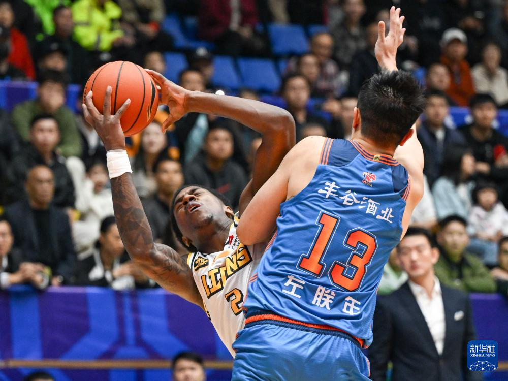 四川男篮客场力克对手，挺进前八逐步提升实力的简单介绍