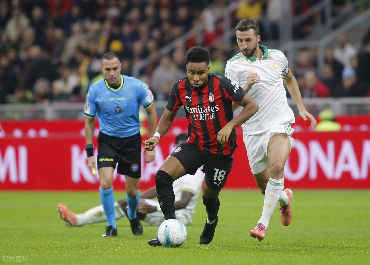 包含AC米兰客场艰难取胜，喜迎胜利的词条