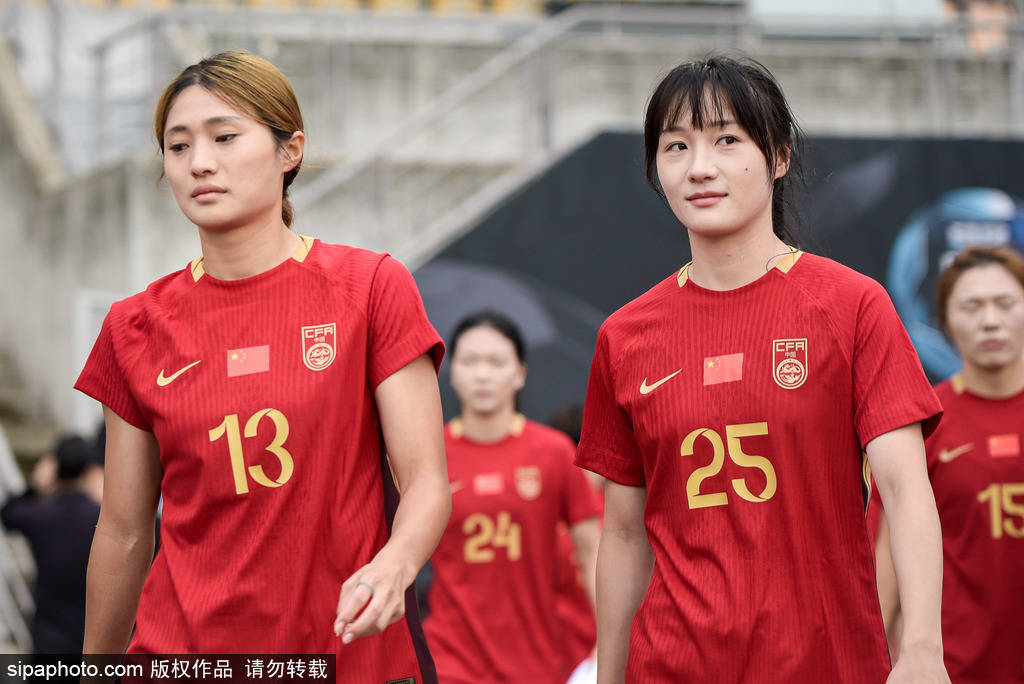 快意风采：女足英雄集结势不可挡的简单介绍