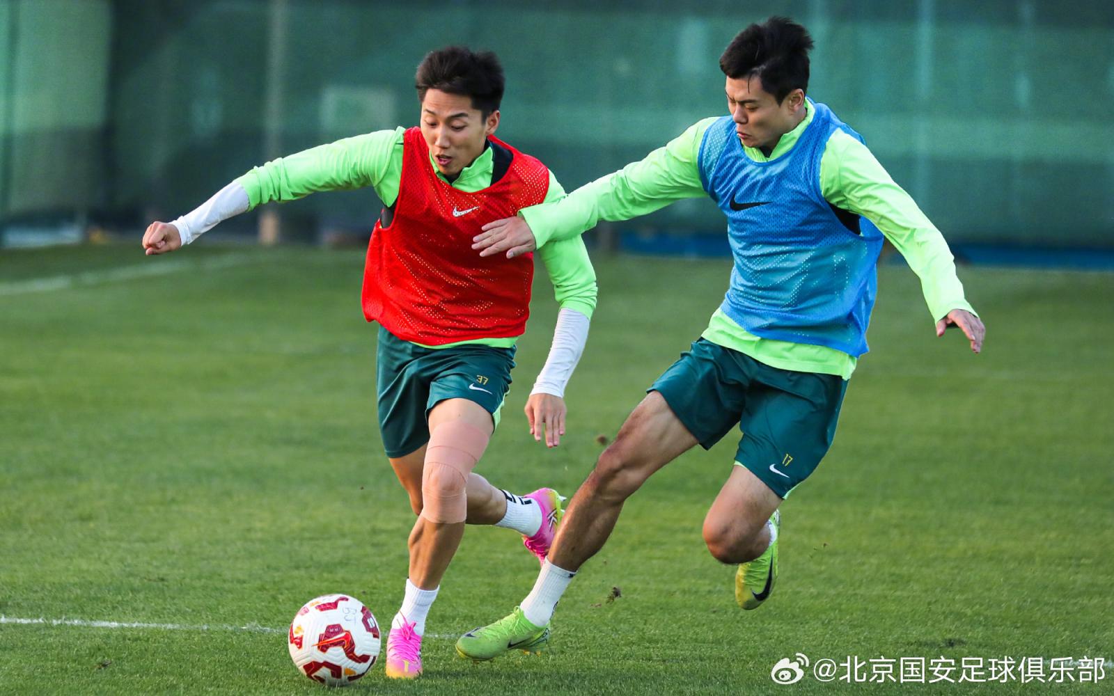 包含国安客场挑战恒大，双雄对决，谁能笑到最后？的词条