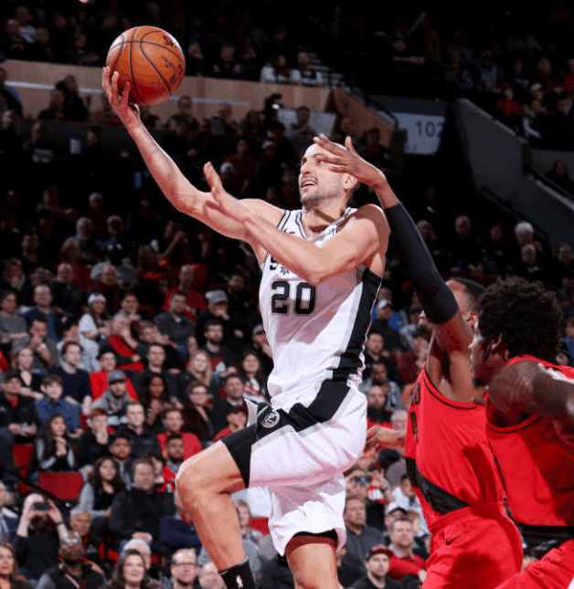 马刺完胜国王，麦科勒姆绝境逆转