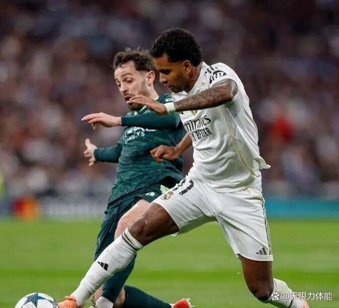 包含拜仁碾压国际米兰，马丁内利高光表现的词条