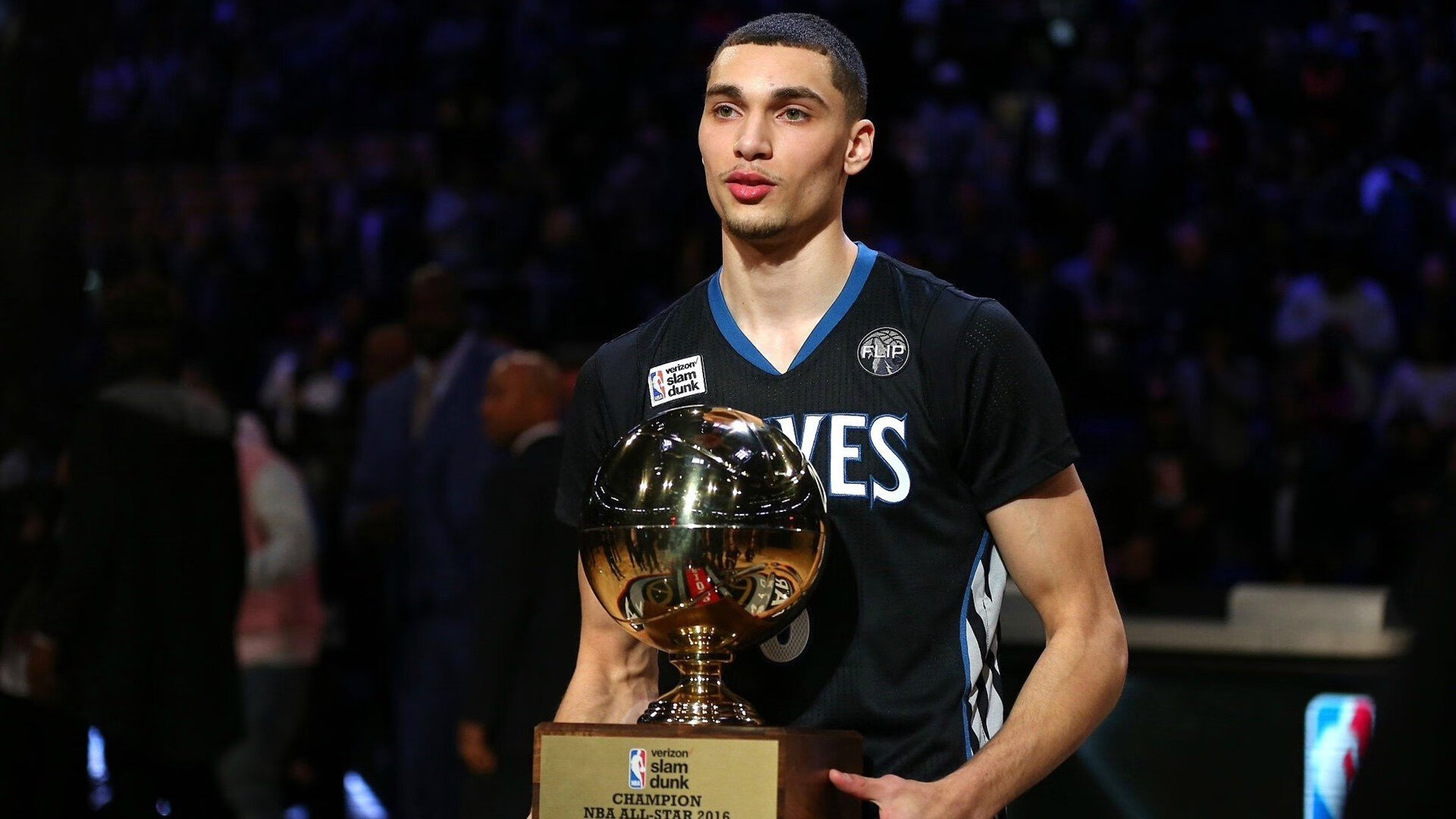 F1新赛季揭幕战焦点战，赛场之外的委内瑞拉拿下英格兰